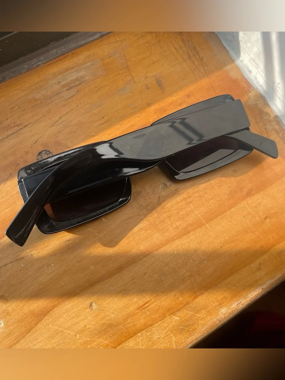 N/A sleek black